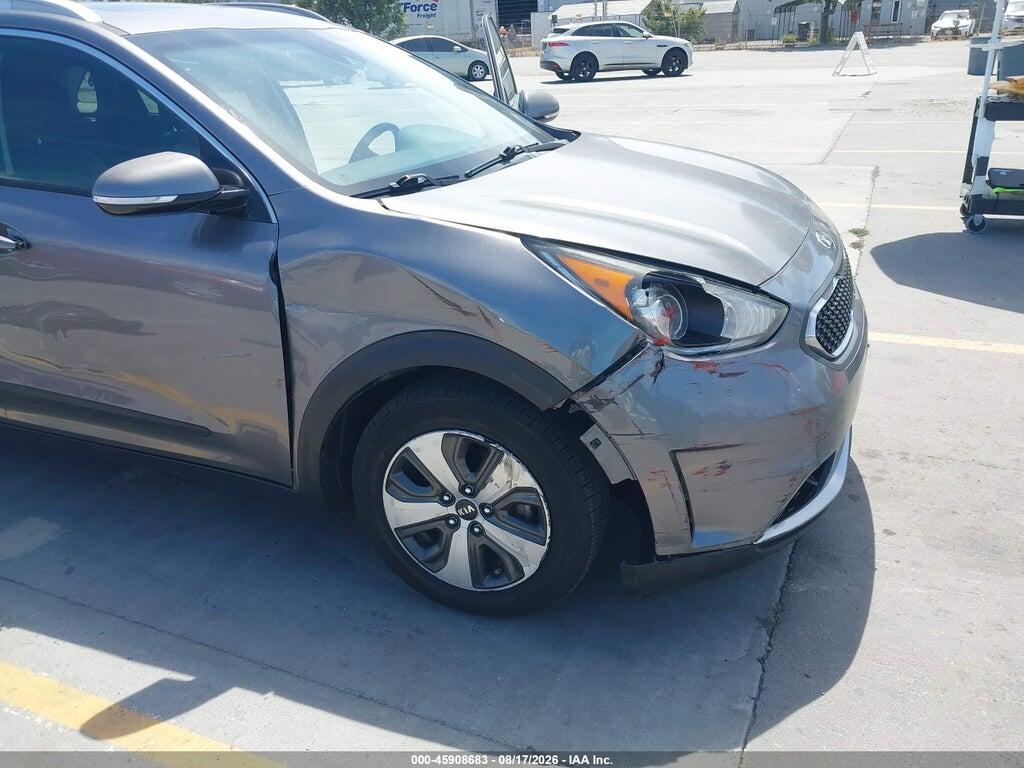 KNDCC3LC1H5057785 2017 KIA NIRO photo no. 6