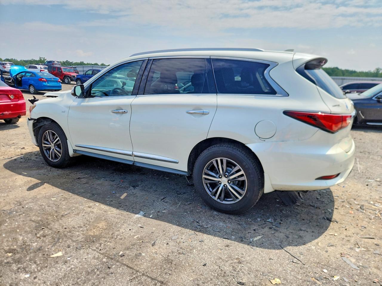 2017 INFINITI QX60 BASE — Фото 2 из 13