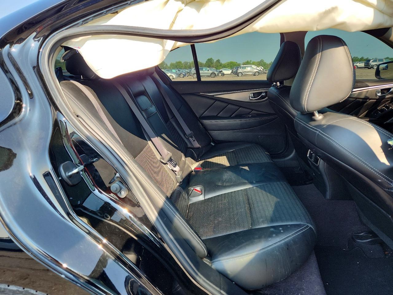 2017 INFINITI Q50 2.0T SPORT — Фото 10 из 12