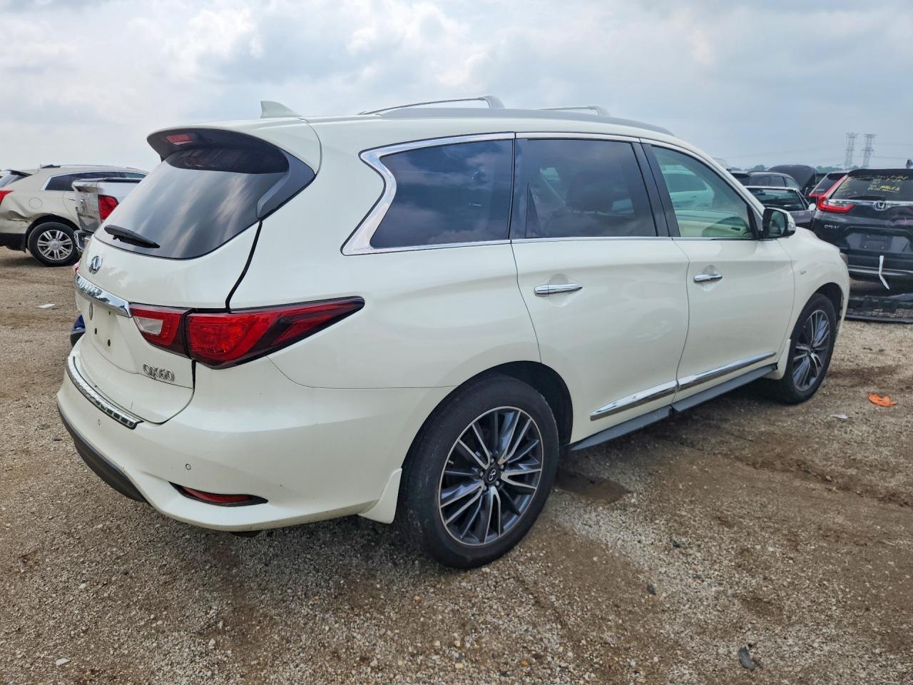 2017 INFINITI QX60 BASE — Фото 3 из 12