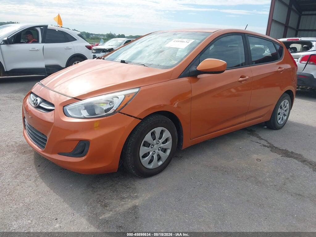 KMHCT5AE1HU323906 2017 HYUNDAI ACCENT photo no. 2