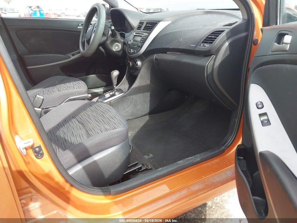 KMHCT5AE1HU323906 2017 HYUNDAI ACCENT photo no. 5
