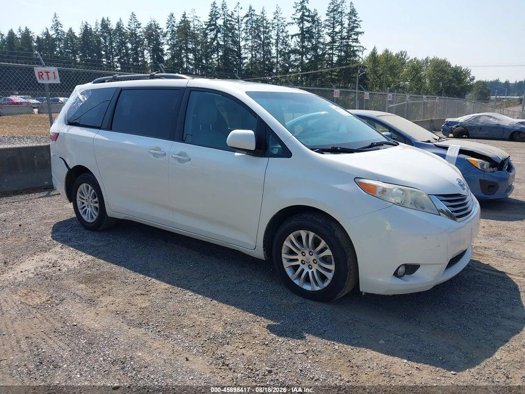 5TDYZ3DC8HS895714 2017 TOYOTA SIENNA photo no. 1