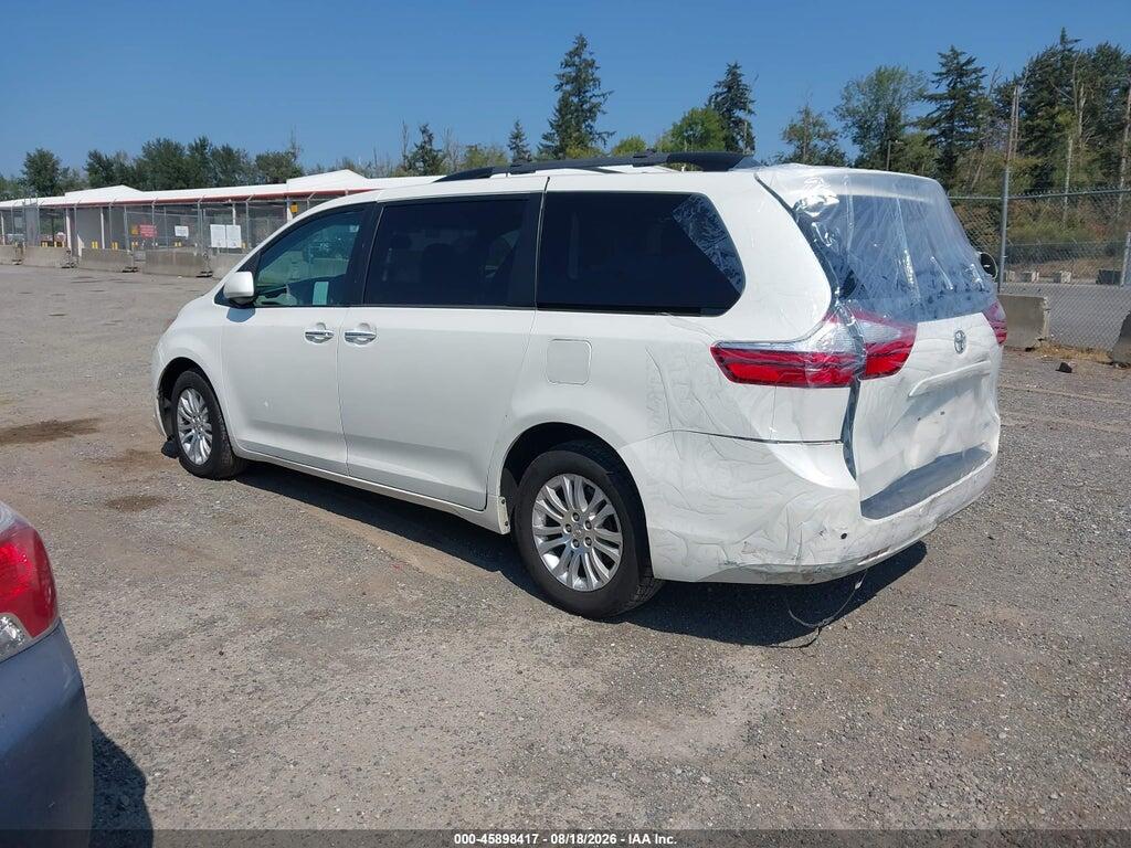 5TDYZ3DC8HS895714 2017 TOYOTA SIENNA photo no. 3