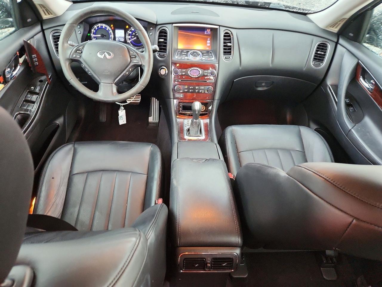 2017 INFINITI QX50 BASE — Фото 8 из 12