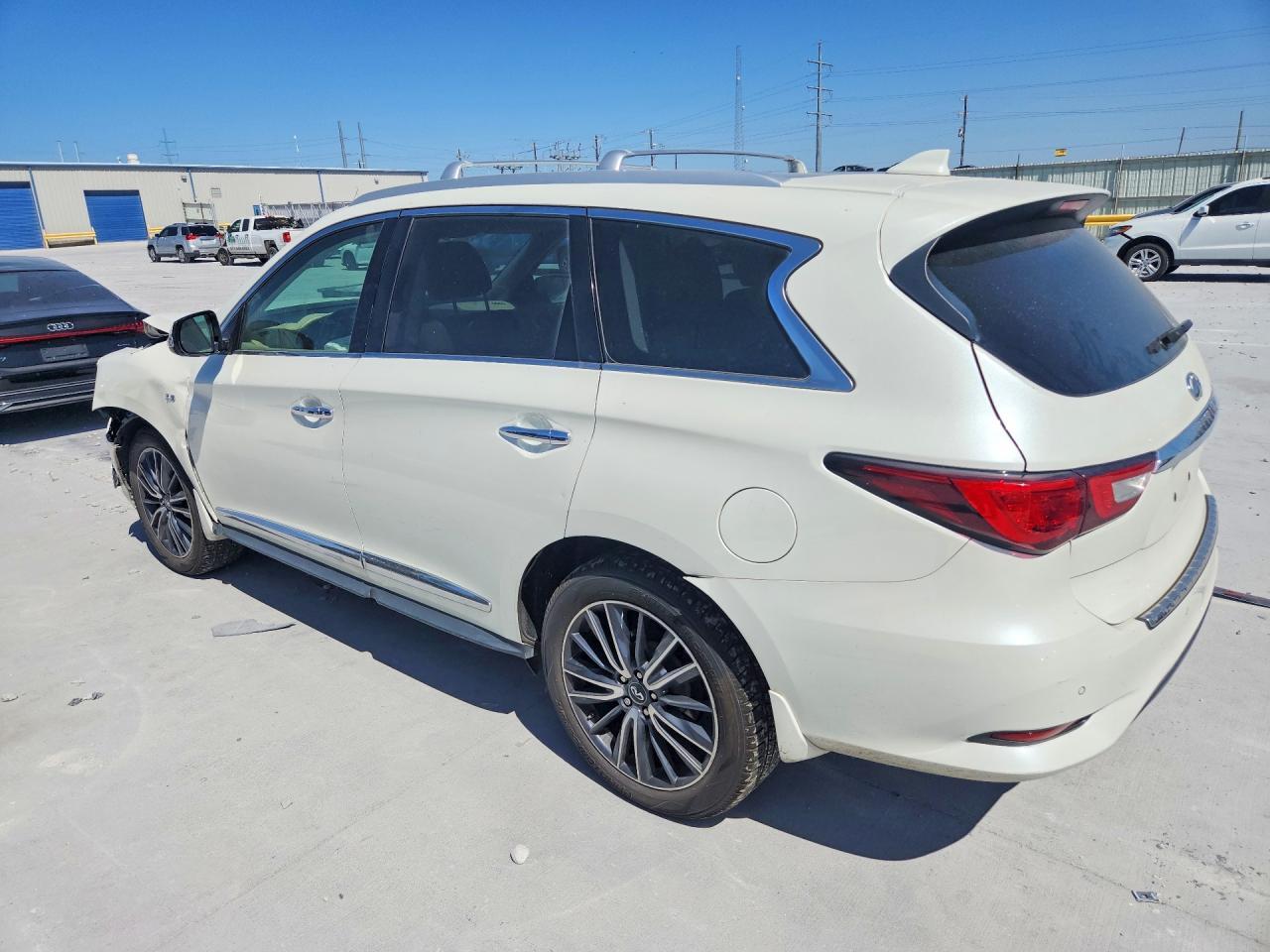 2017 INFINITI QX60 BASE — Фото 2 из 14