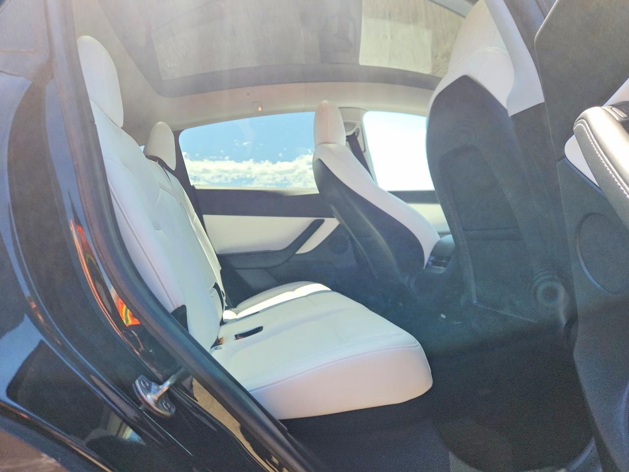 2021 TESLA MODEL Y — Фото 10 из 12
