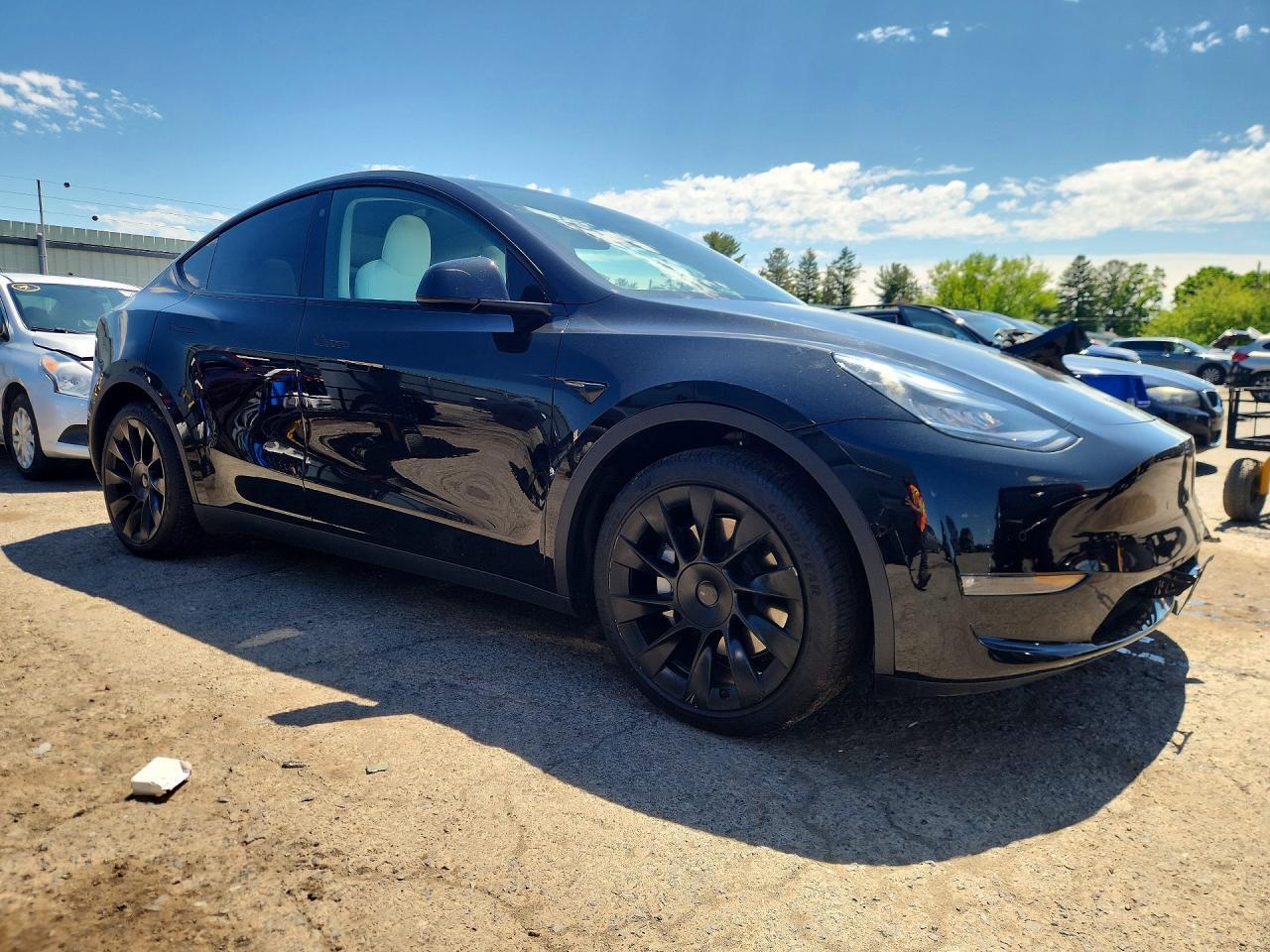 2021 TESLA MODEL Y — Фото 4 из 12