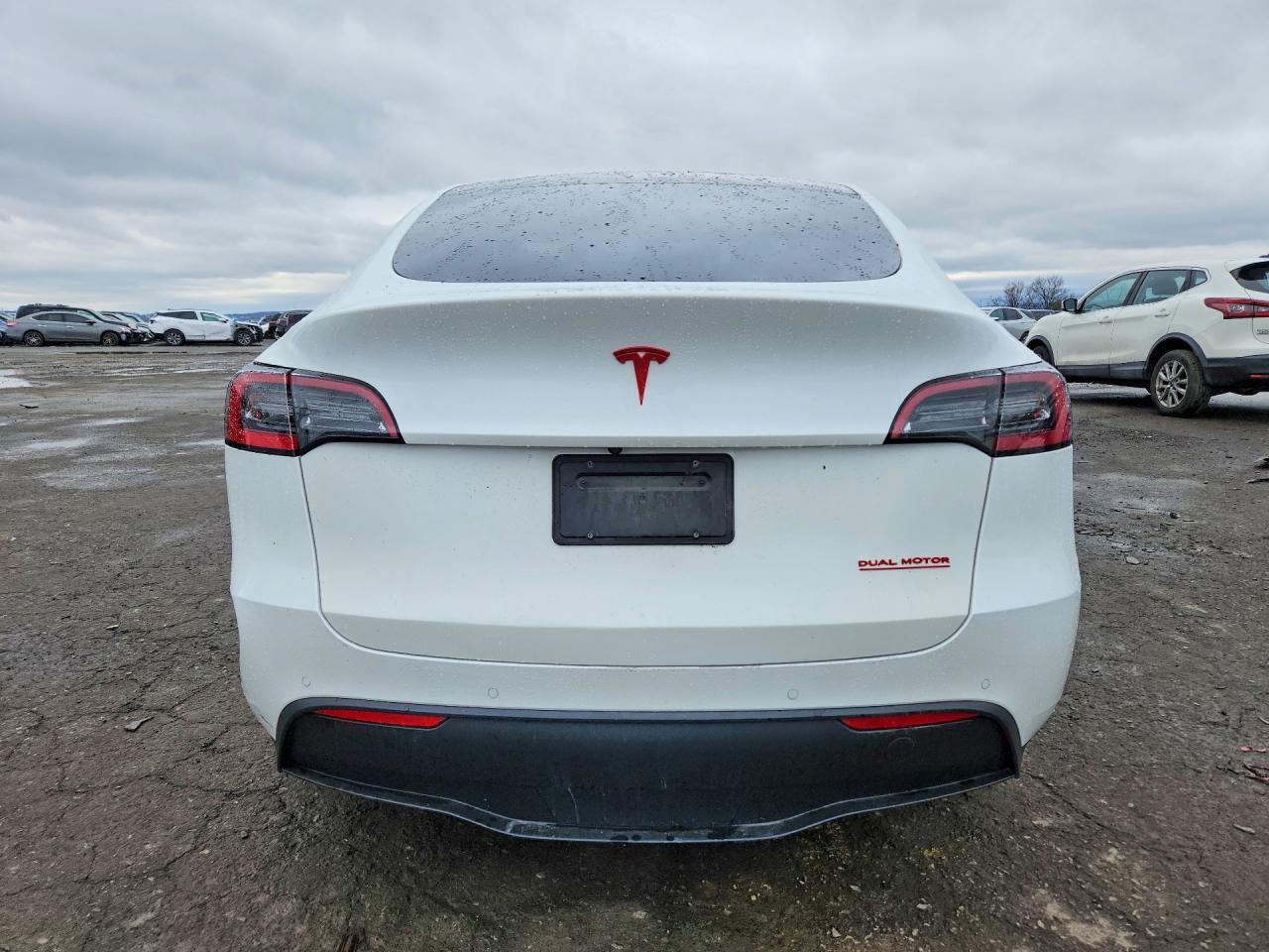 2021 TESLA MODEL Y — Фото 6 из 12