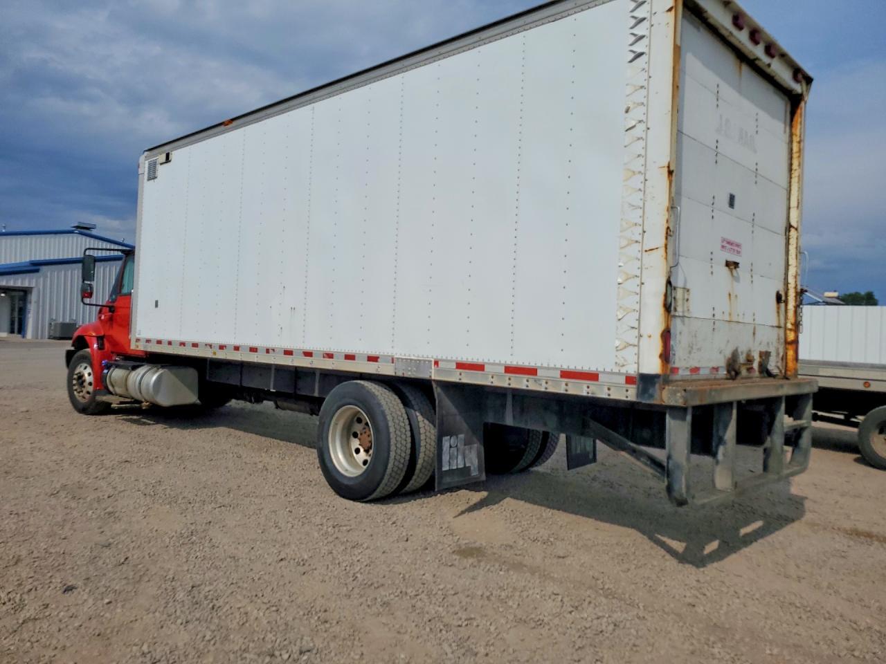 2017 INTERNATIONAL 4300 BOX TRUCK — Фото 2 из 13