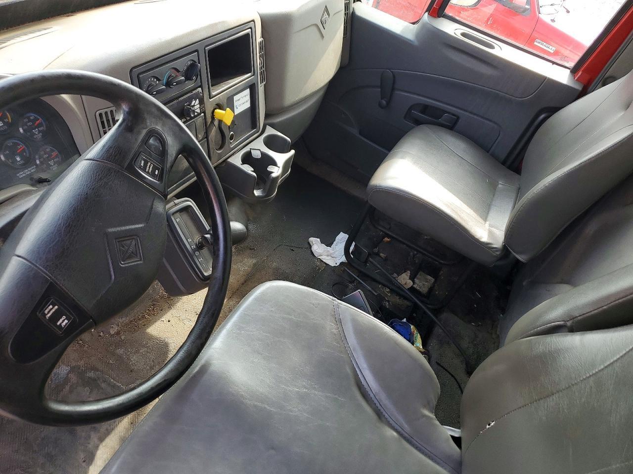 2017 INTERNATIONAL 4300 BOX TRUCK — Фото 8 из 13