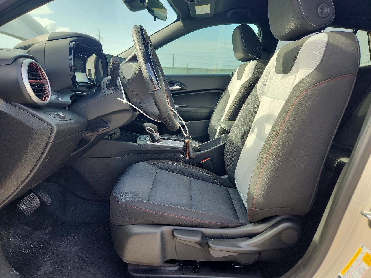 2026 CHEVROLET TRAX 1RS — Фото 7 из 14