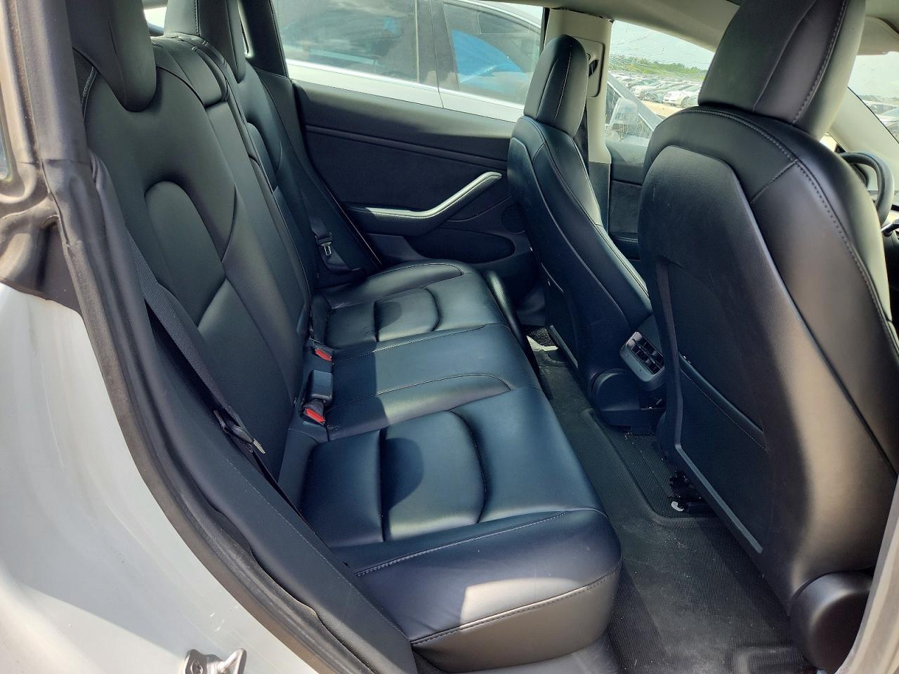 2021 TESLA MODEL 3 — Фото 11 из 13