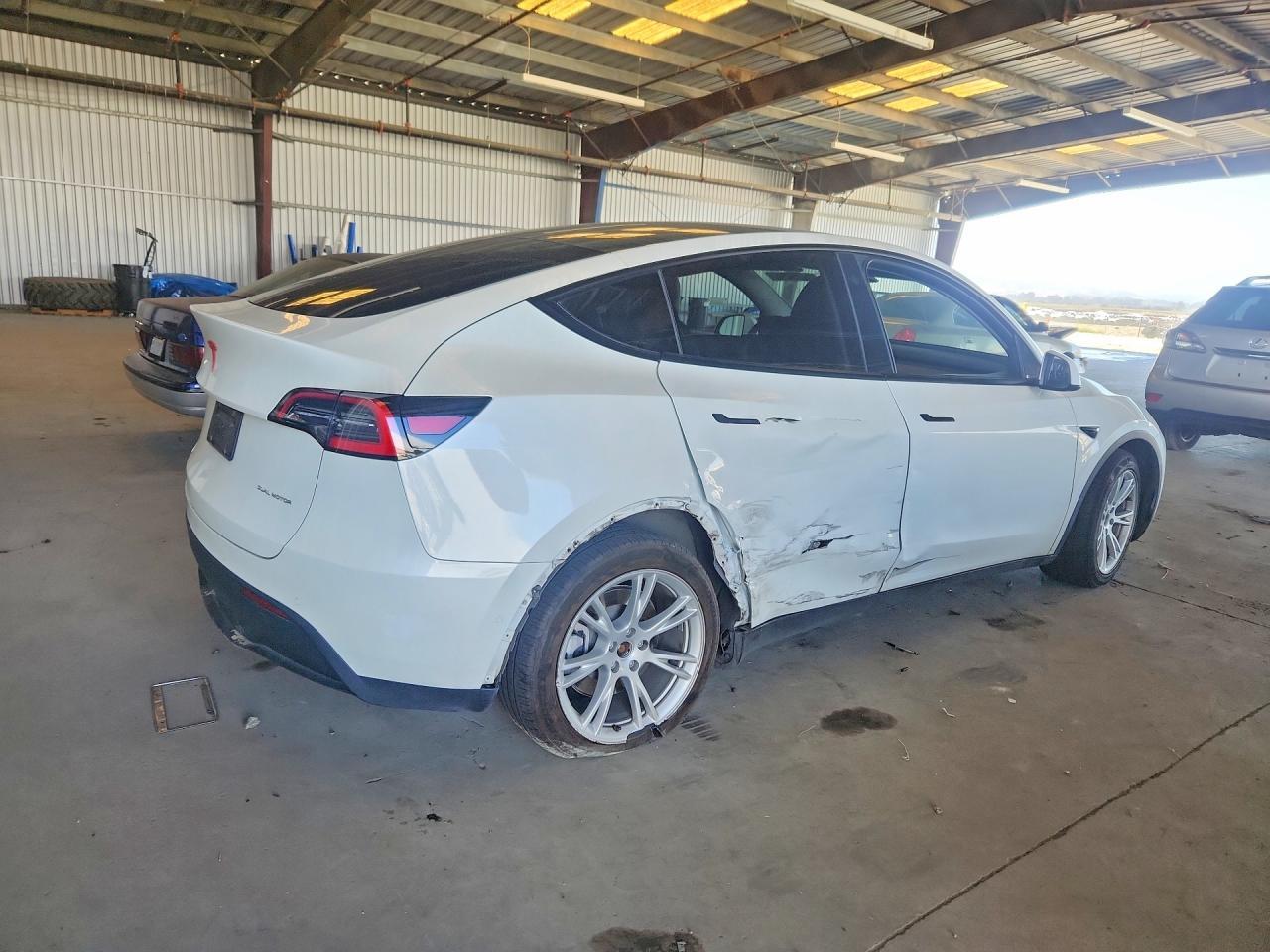 2021 TESLA MODEL Y — Фото 3 из 12
