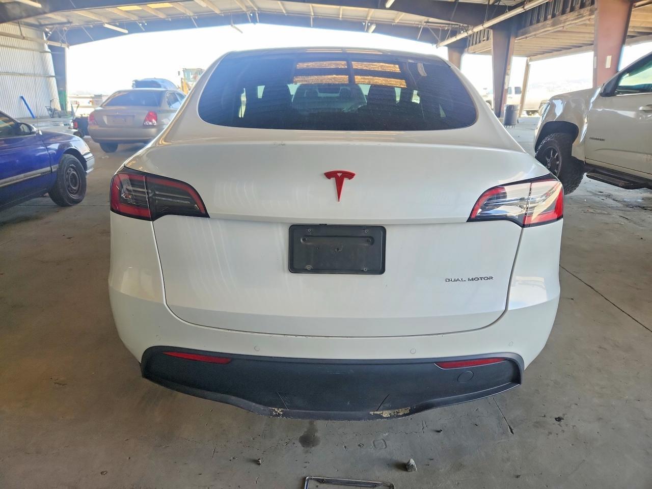 2021 TESLA MODEL Y — Фото 6 из 12