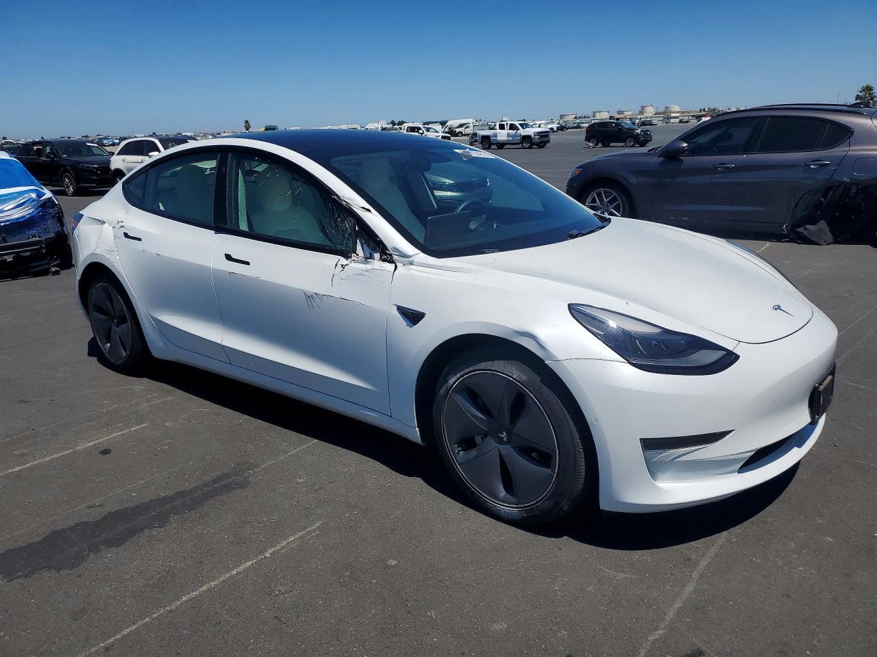 2021 TESLA MODEL 3 — Фото 4 из 12