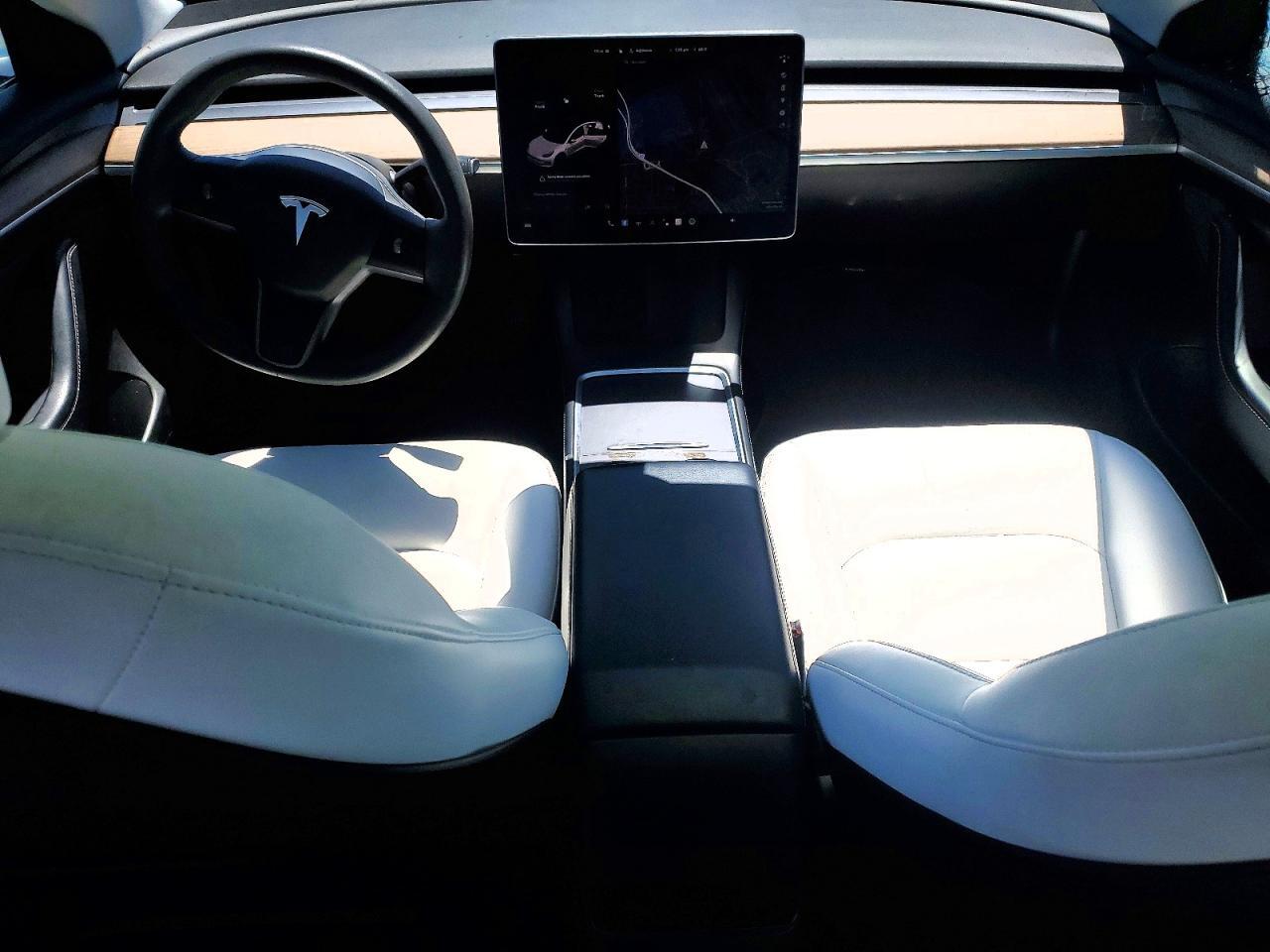 2021 TESLA MODEL 3 — Фото 8 из 12