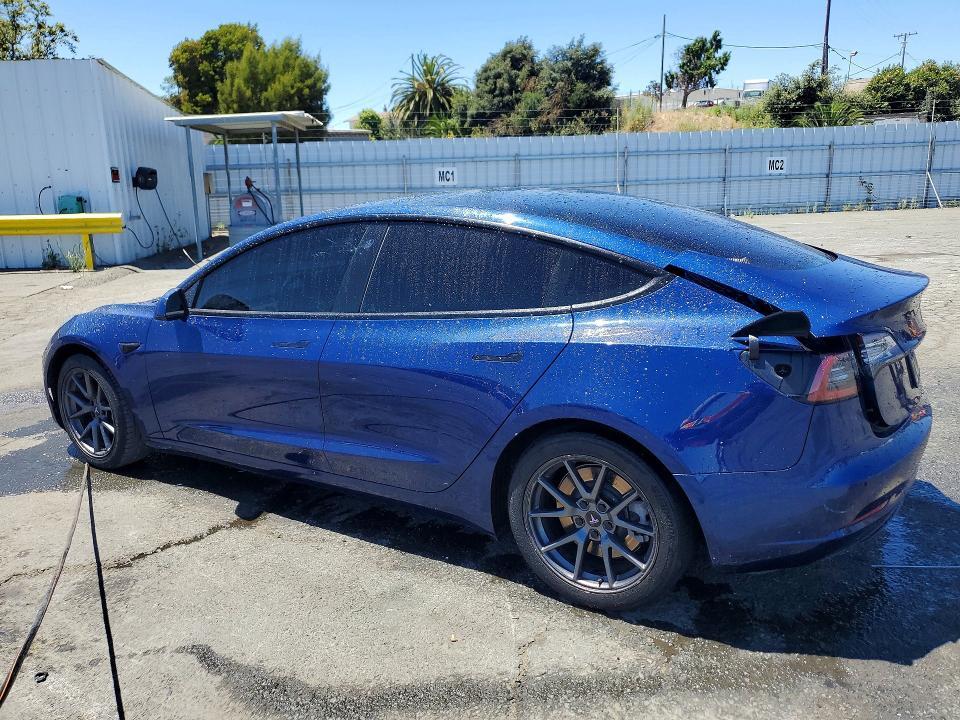 2021 TESLA MODEL 3 — Фото 2 из 12