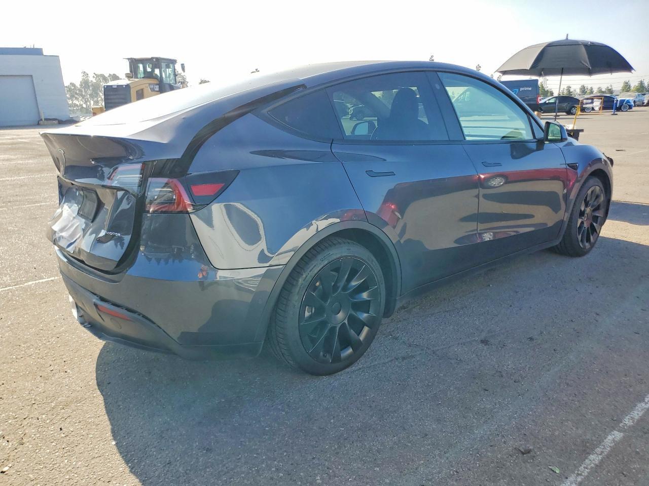 5YJYGAEE8MF180229 2021 TESLA MODEL Y photo no. 3