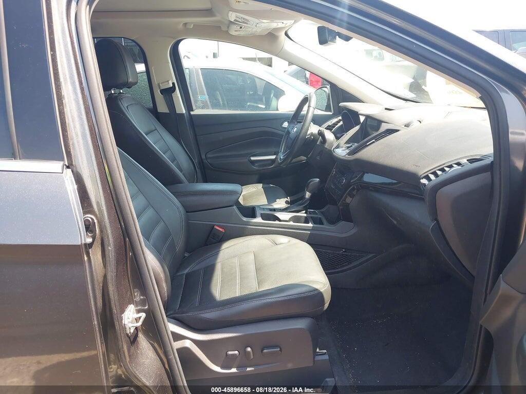 1FMCU0J98HUC07072 2017 FORD ESCAPE photo no. 5