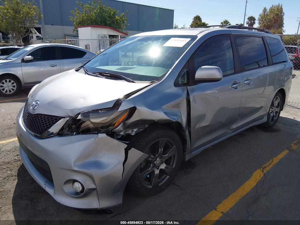 5TDXZ3DC4HS840253 2017 TOYOTA SIENNA photo no. 2