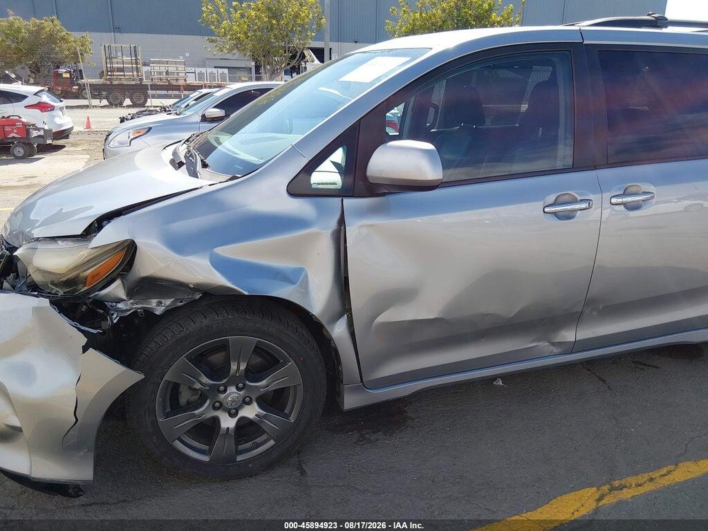 5TDXZ3DC4HS840253 2017 TOYOTA SIENNA photo no. 6
