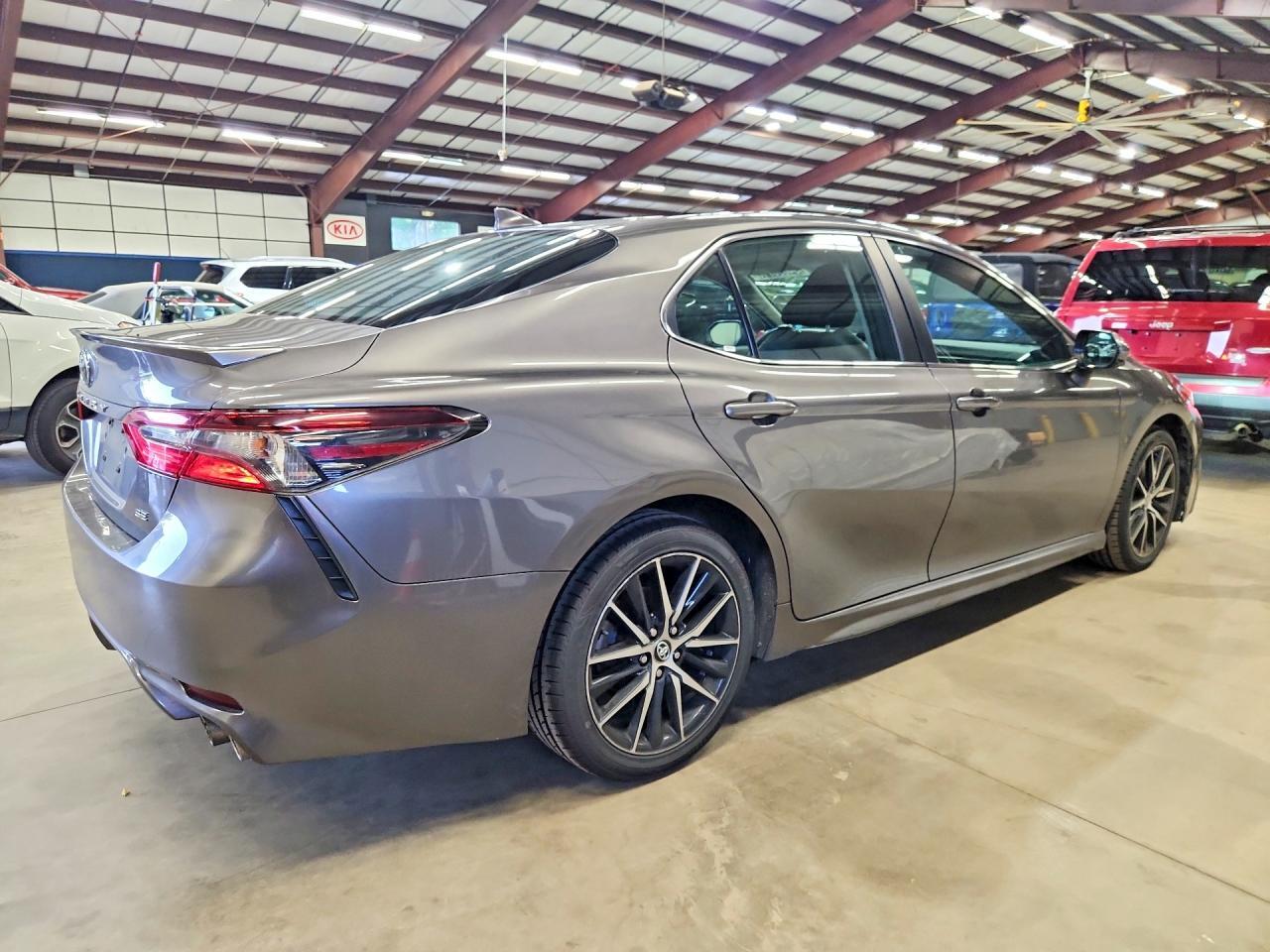 4T1G11AK4MU553603 2021 TOYOTA CAMRY photo no. 3