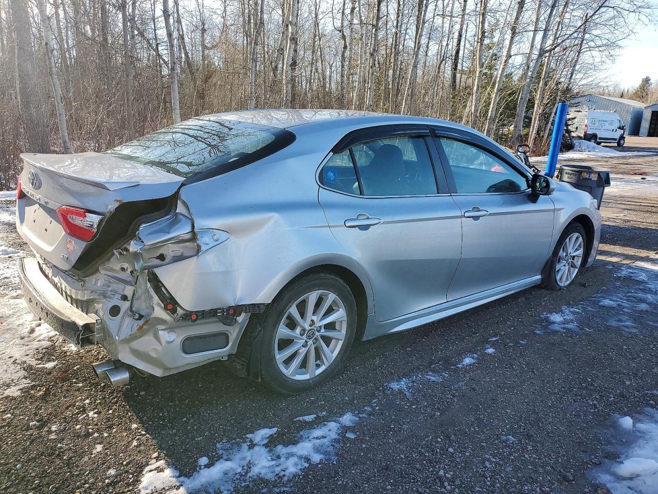 2021 TOYOTA CAMRY SE — Фото 3 из 13