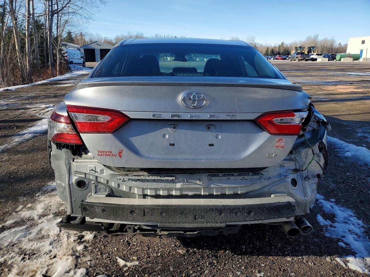 2021 TOYOTA CAMRY SE — Фото 6 из 13