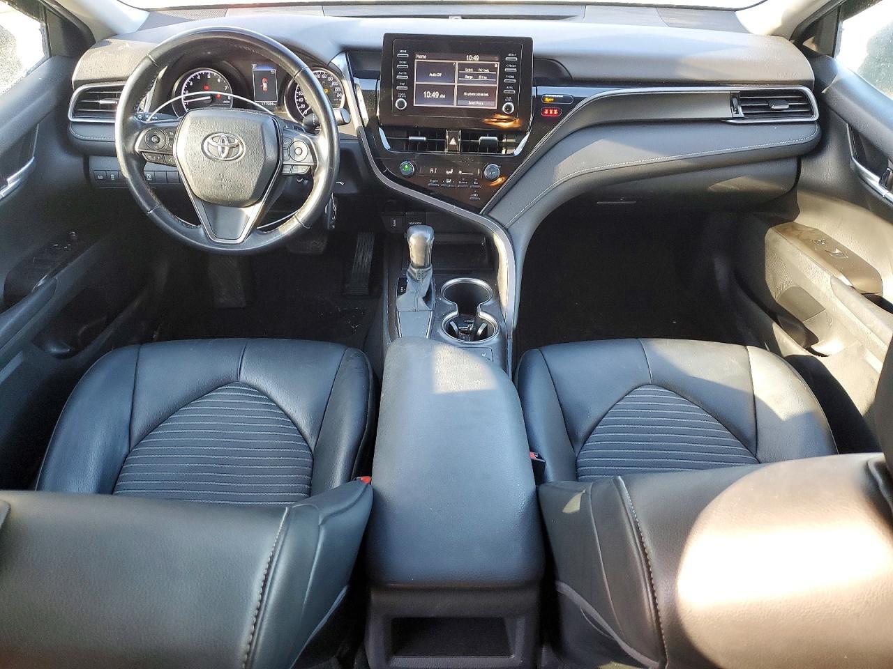 2021 TOYOTA CAMRY SE — Фото 8 из 13