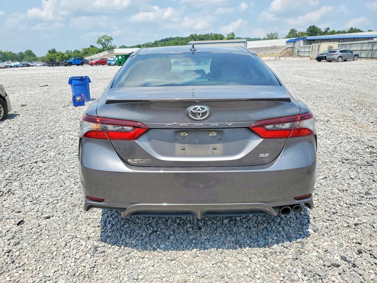 2021 TOYOTA CAMRY SE — Фото 6 из 12
