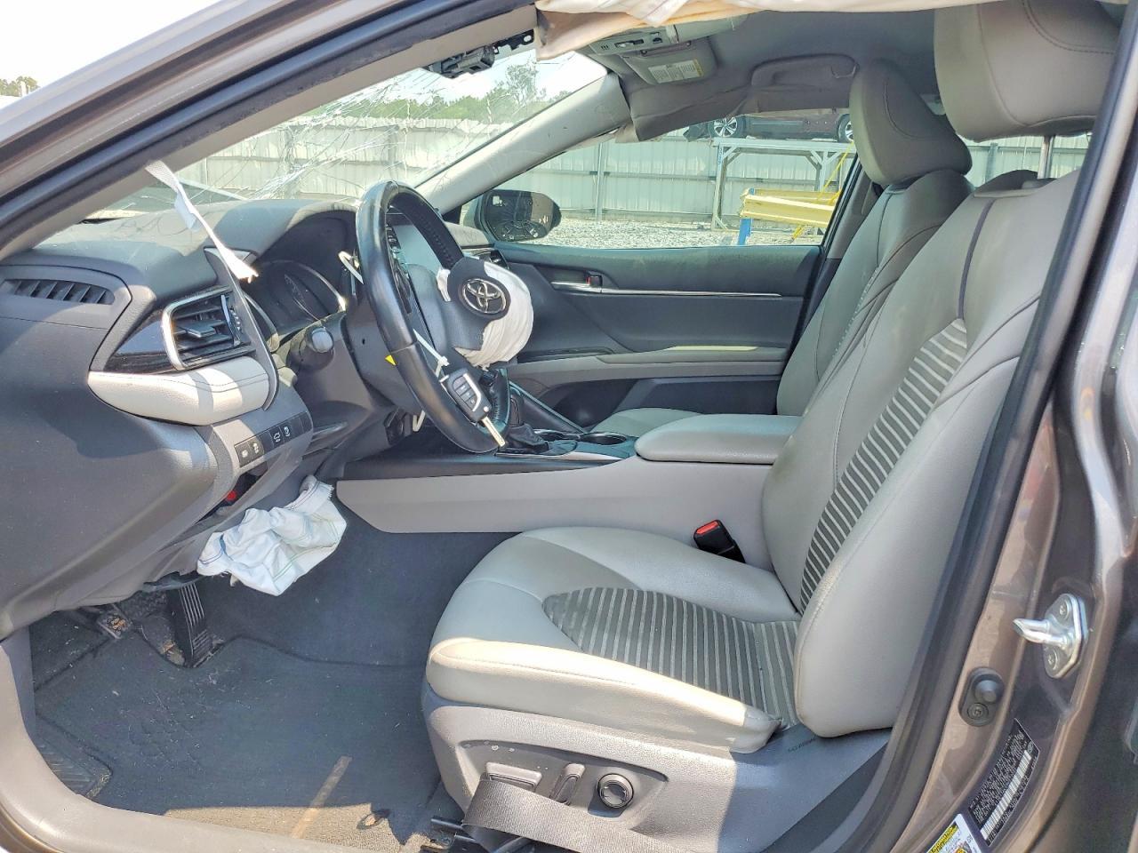 2021 TOYOTA CAMRY SE — Фото 7 из 12