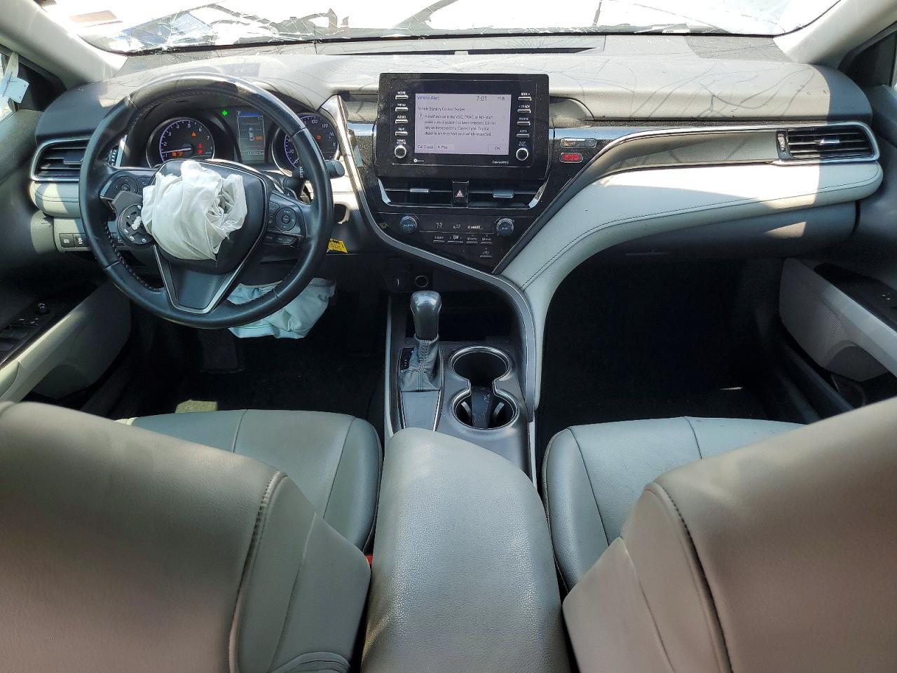 2021 TOYOTA CAMRY SE — Фото 8 из 12