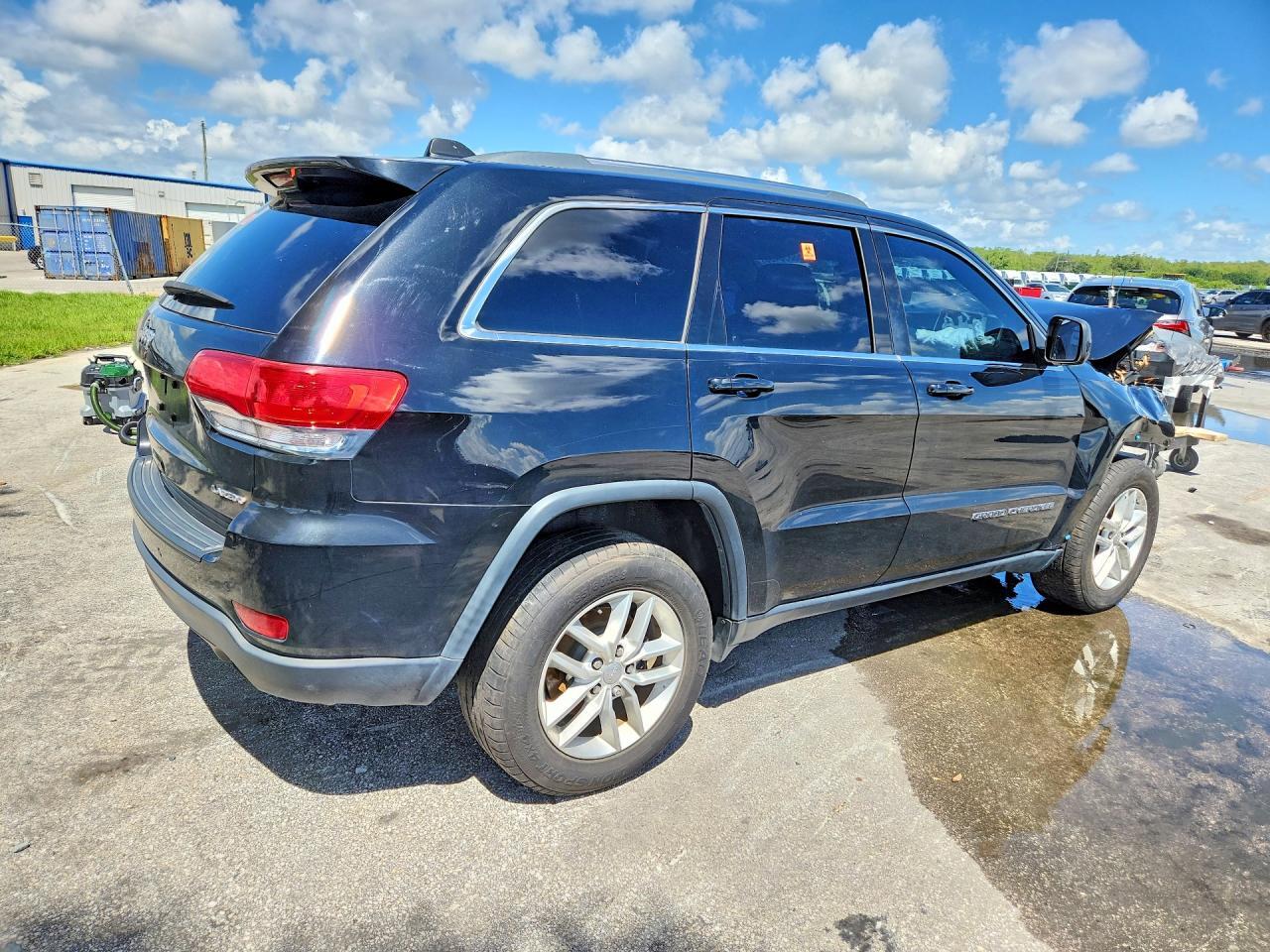 2017 JEEP GRAND CHEROKEE LAREDO — Фото 3 из 13