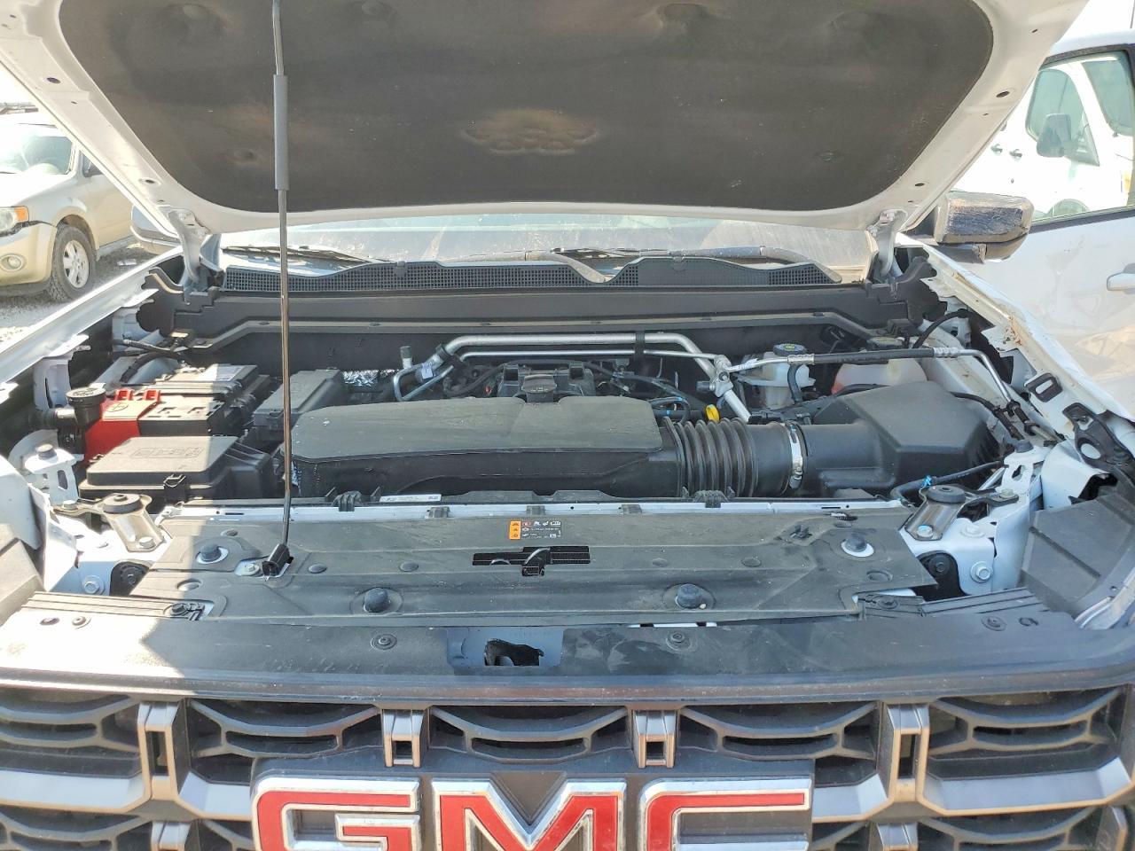 2026 GMC CANYON AT4X — Фото 11 из 12