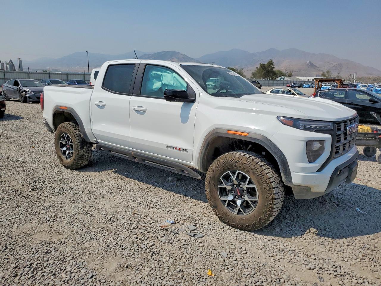 2026 GMC CANYON AT4X — Фото 4 из 12
