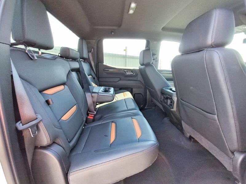 2026 GMC SIERRA K1500 AT4 — Фото 10 из 12