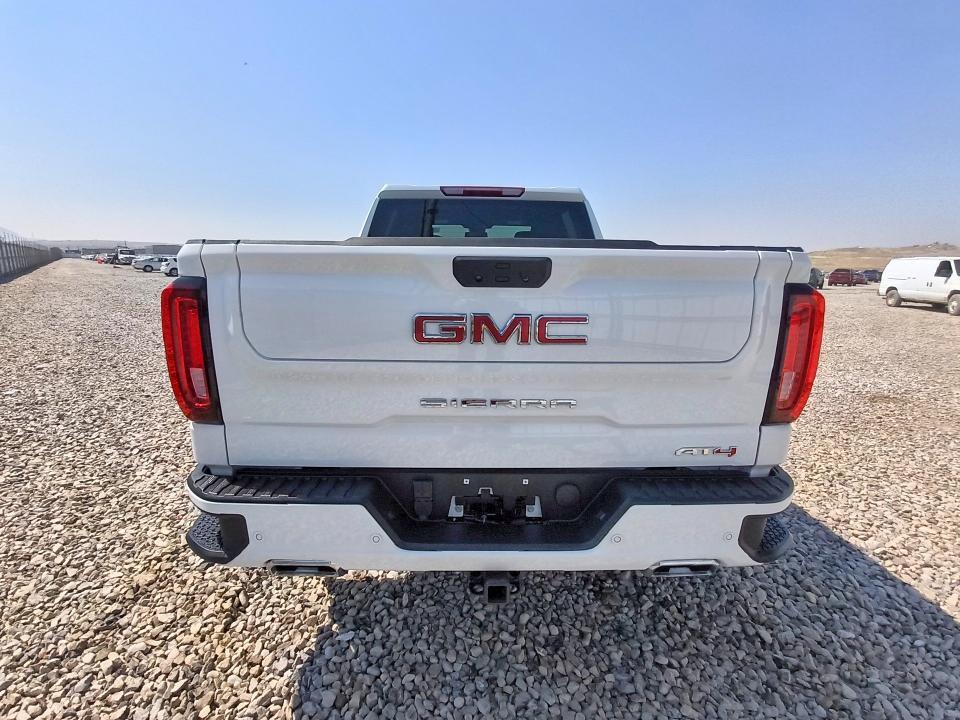 2026 GMC SIERRA K1500 AT4 — Фото 6 из 12