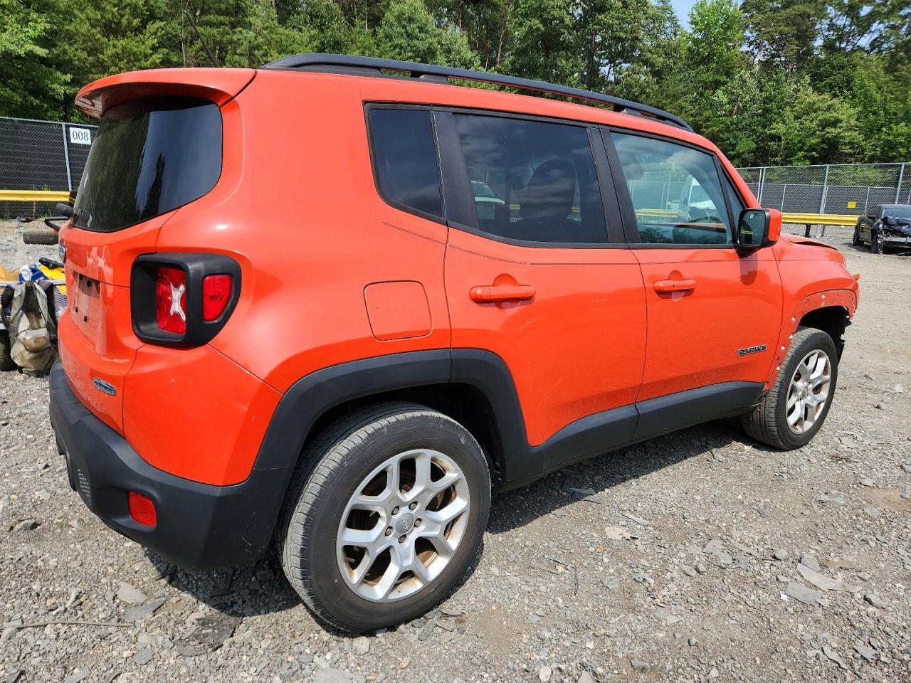 2017 JEEP RENEGADE LATITUDE — Фото 3 из 13
