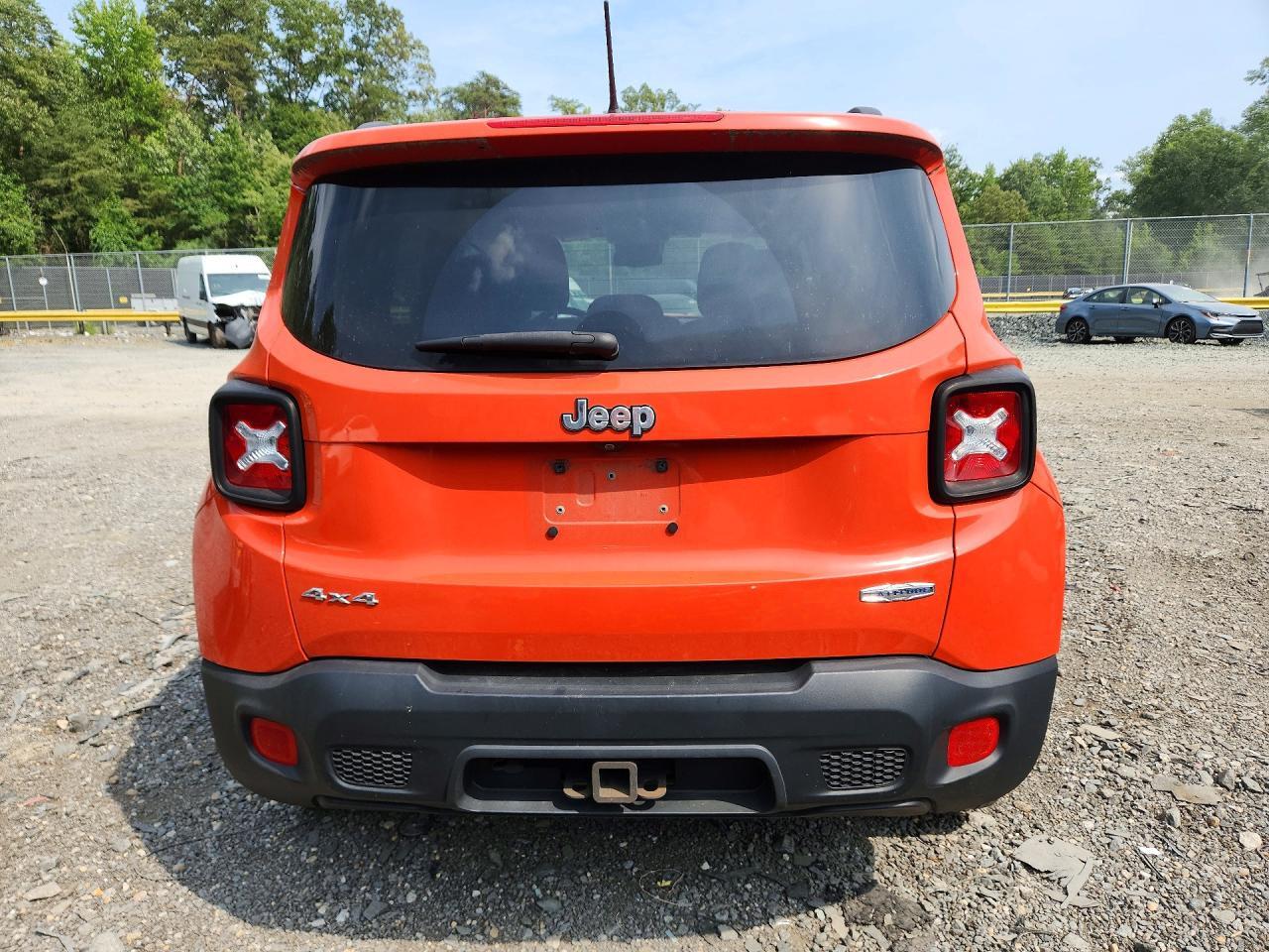 2017 JEEP RENEGADE LATITUDE — Фото 6 из 13