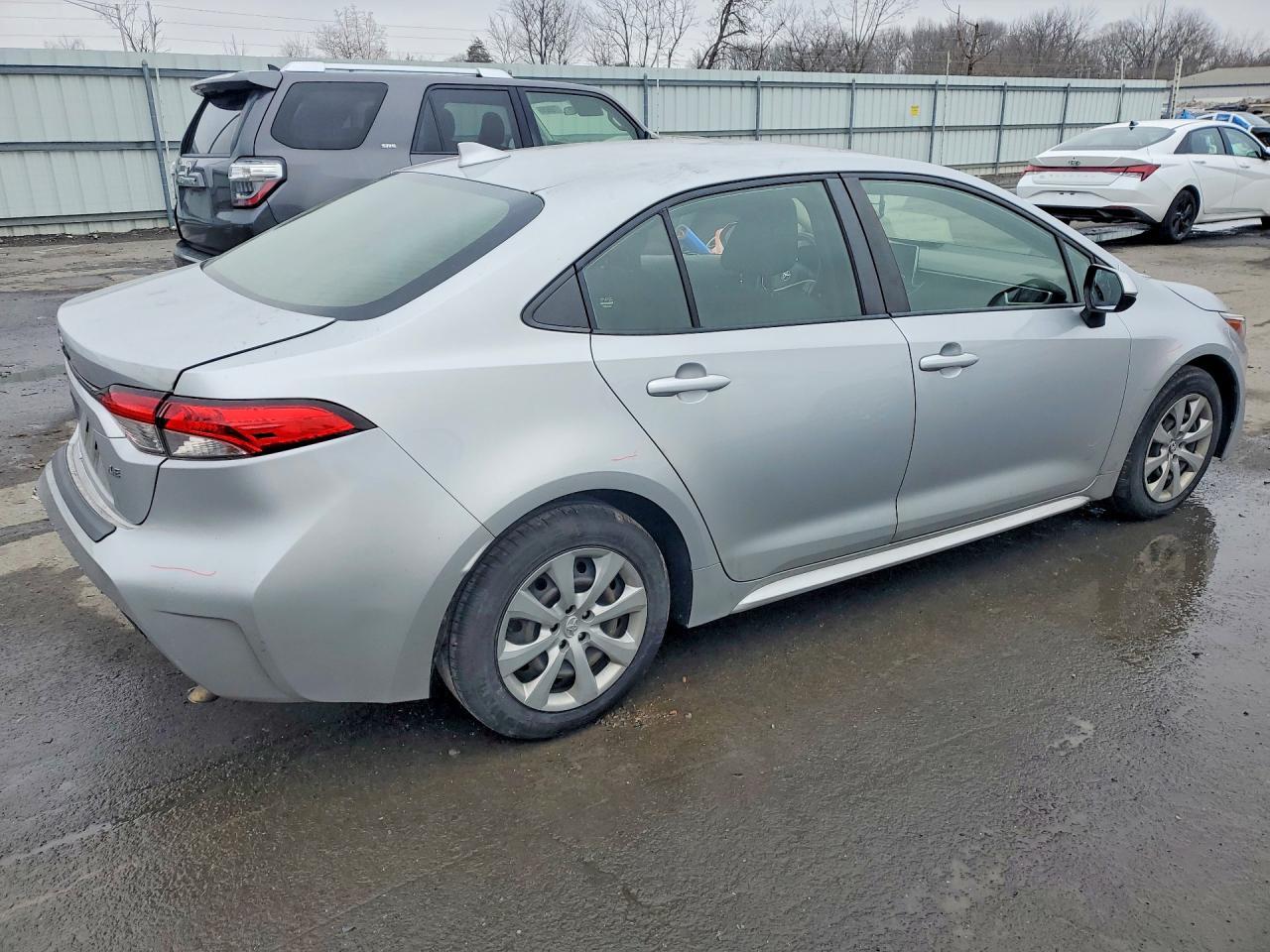 2021 TOYOTA COROLLA LE — Фото 3 из 13