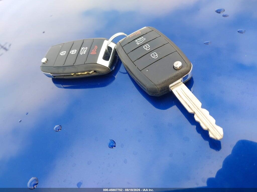 3KPFK4A72HE124295 2017 KIA FORTE photo no. 11