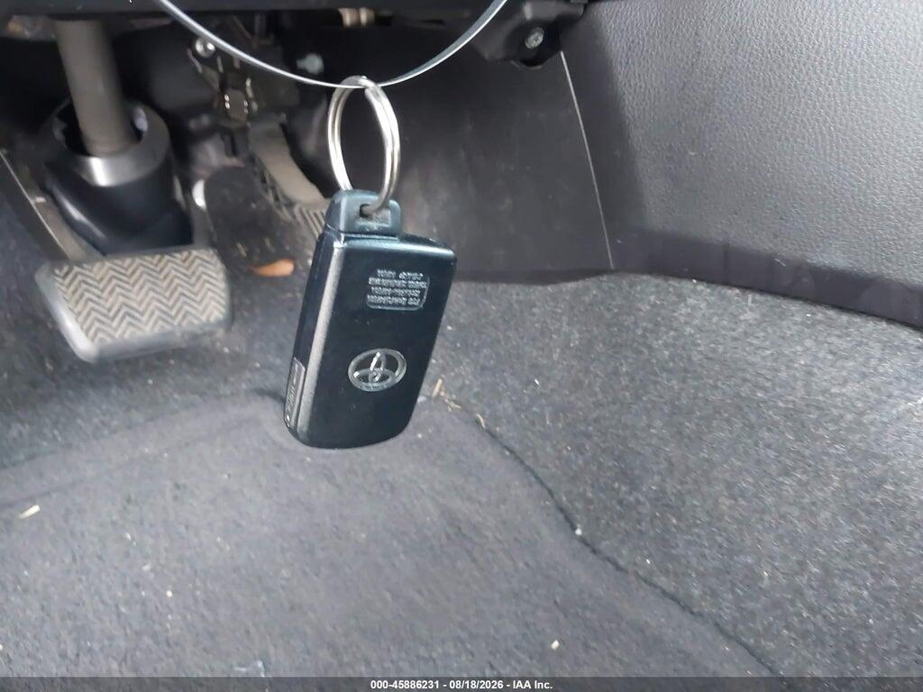 2T3YFREV7HW378172 2017 TOYOTA RAV4 photo no. 11