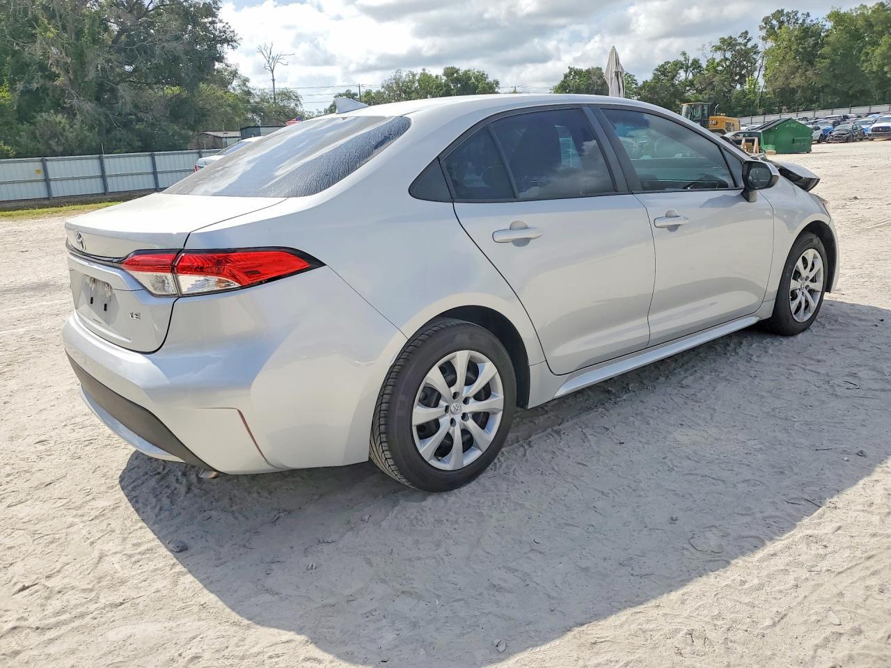 2021 TOYOTA COROLLA LE — Фото 3 из 13