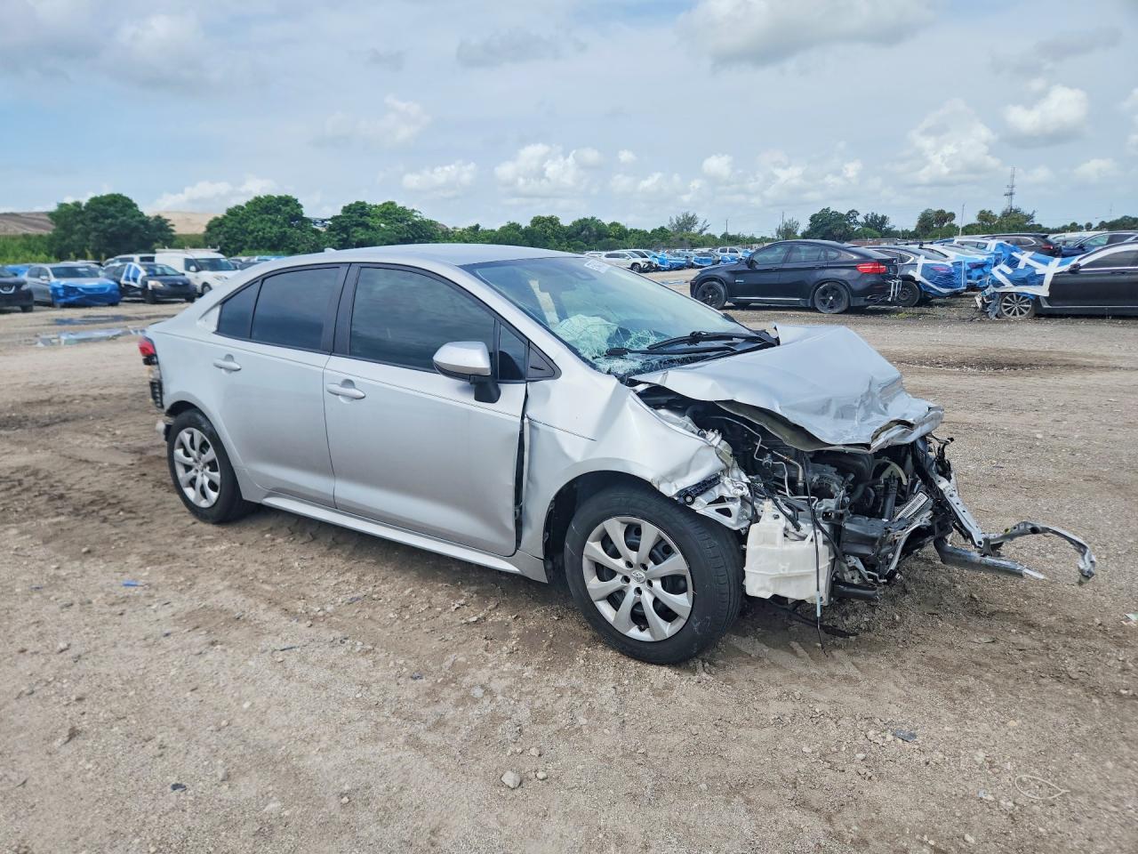 2021 TOYOTA COROLLA LE — Фото 4 из 12
