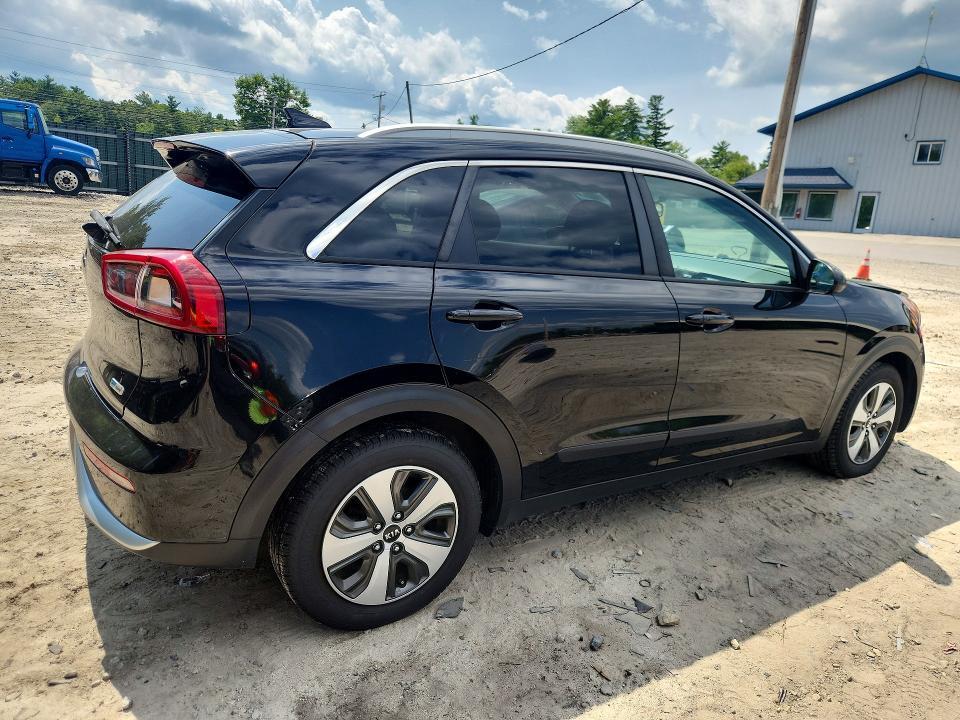2017 KIA NIRO LX — Фото 3 из 12