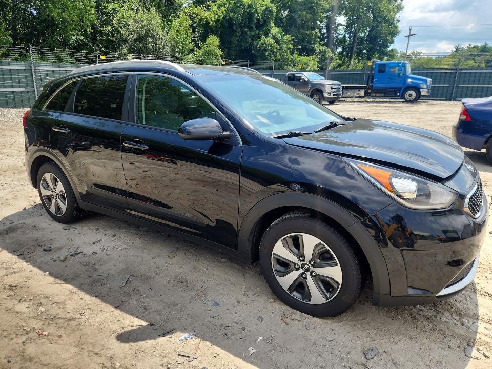 2017 KIA NIRO LX — Фото 4 из 12
