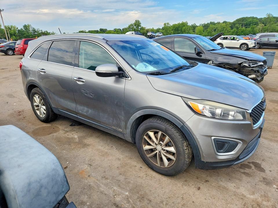 2017 KIA SORENTO LX V6 — Фото 4 из 13