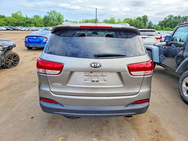2017 KIA SORENTO LX V6 — Фото 6 из 13