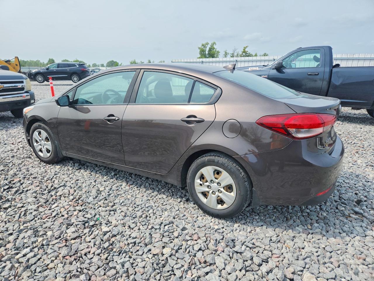 2017 KIA FORTE LX — Фото 2 из 12